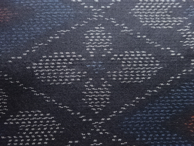 アンティーク　花菱模様織り出し本場泥大島紬着物